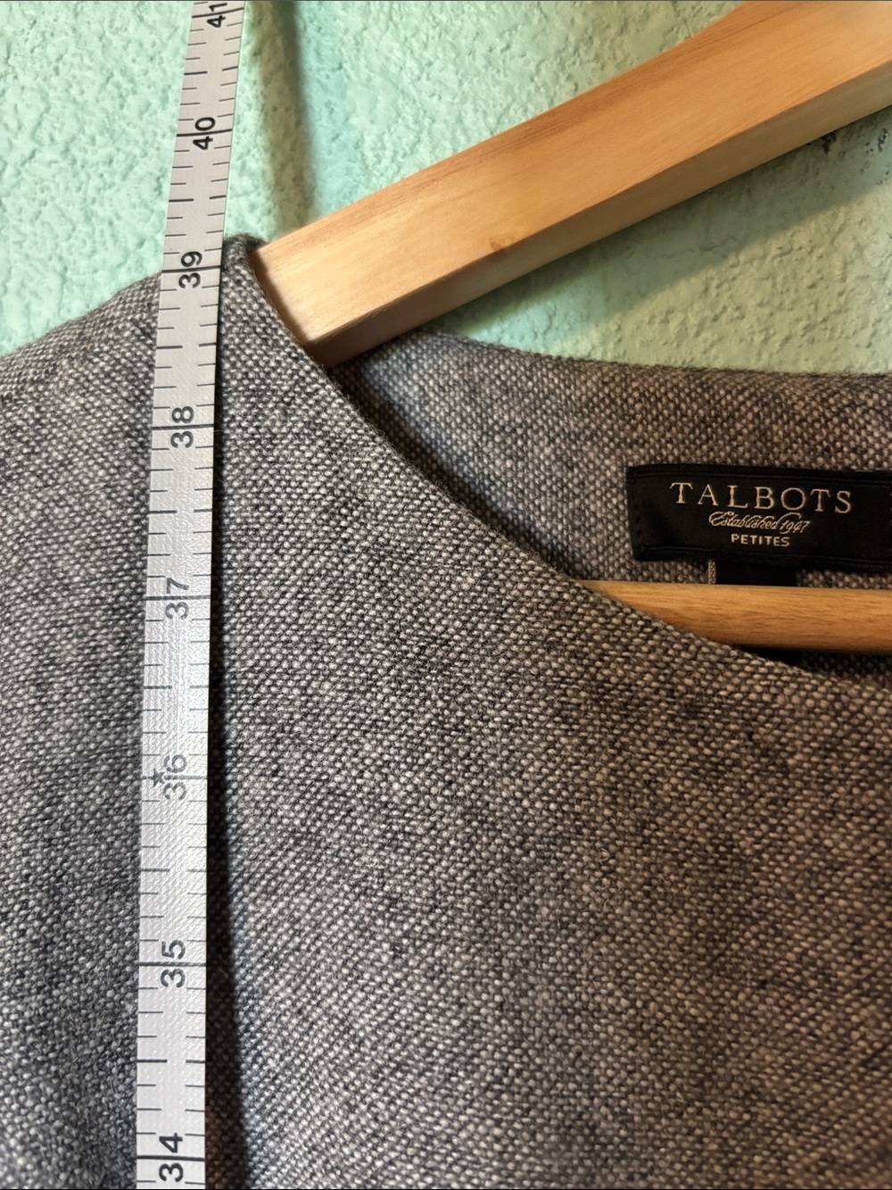 Talbots Petite Gray Sleeveless Paisley Ombre Sheath Dress, size 12 P - like new - Picture 5 of 5